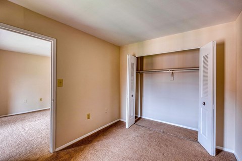 Oakton Park Apartments Unit 8-21 6