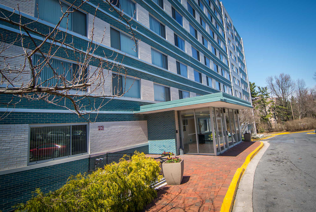 8600 Apartments Controlled Access 01