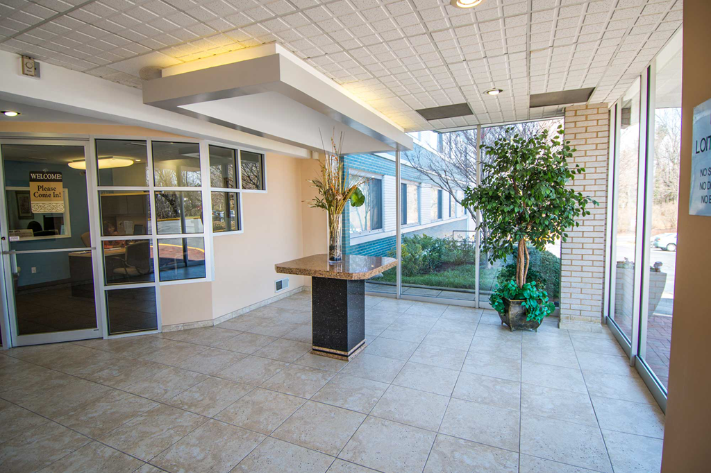 8600 Apartments Inside Lobby 01