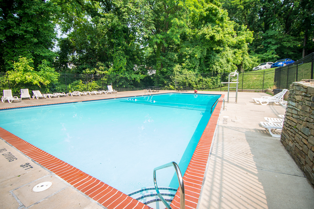 8600 Apartments Pool Steps