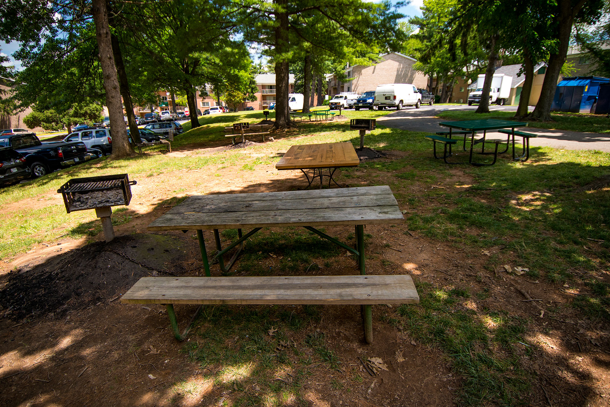Maplewood Villas Apartments Picnic Area 02
