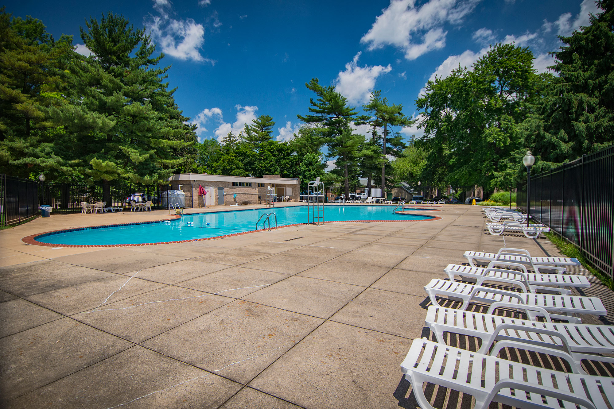 Maplewood Villas Apartments Pool 14