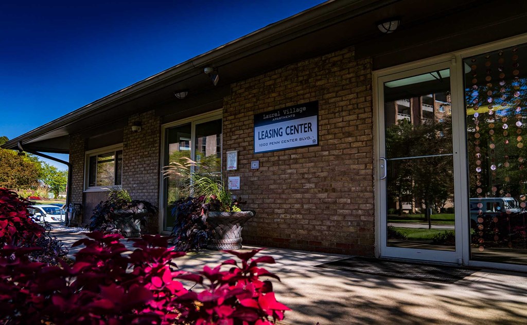 Laurel Village Apartments Leasing Office 04