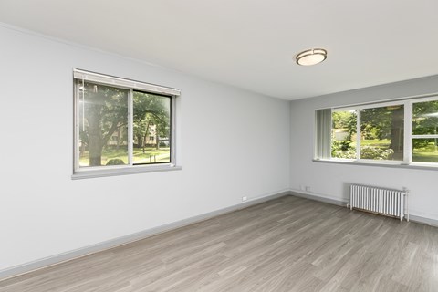 Crescent Pointe Apartment Living space