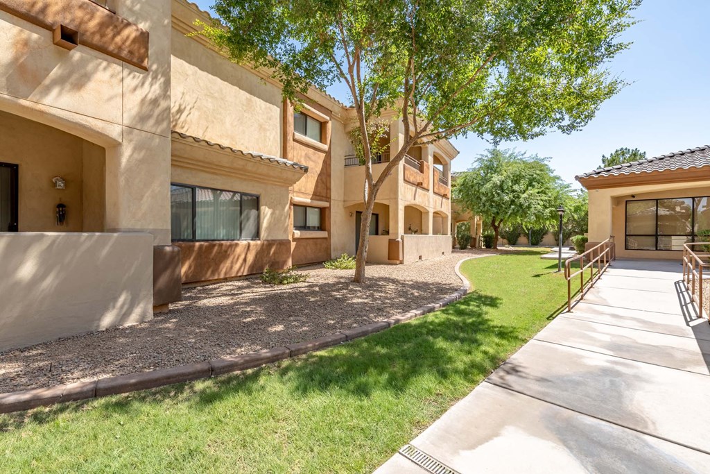Open Courtyard at Sereno Townhomes, Glendale, 85302