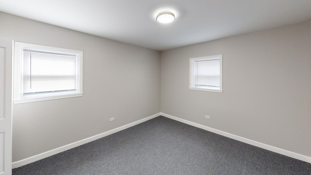 this is a photo of the bedroom of a 560 square foot, 1 bedroom apartment at as