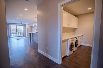 480 N. Main St Studio-2 Beds Apartment for Rent - Photo Gallery 6