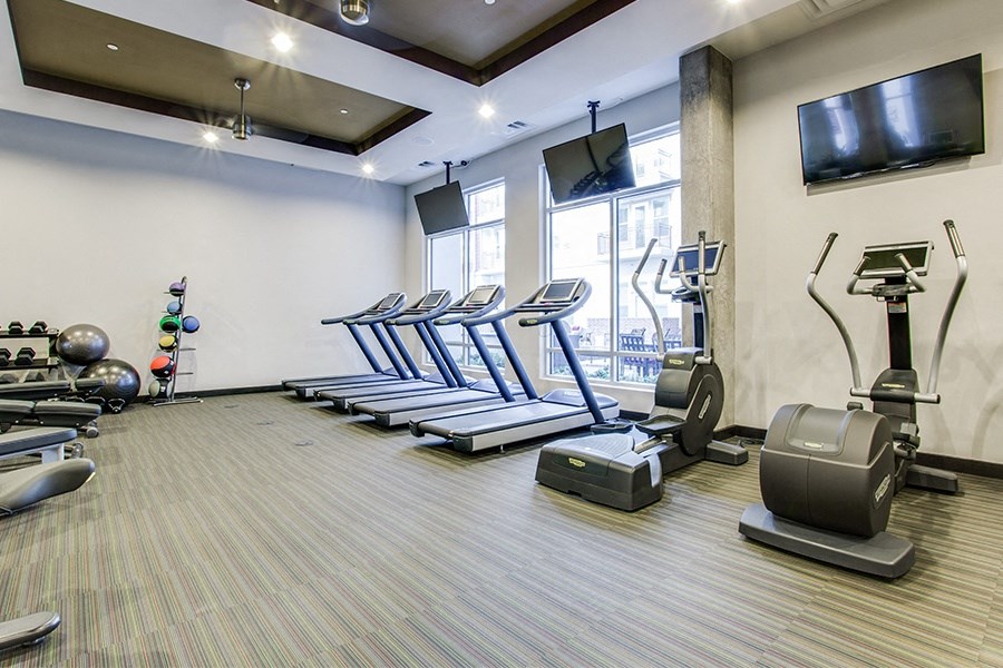 State Thomas Dallas Apartments for Rent - Stella Apartments - Fitness Center