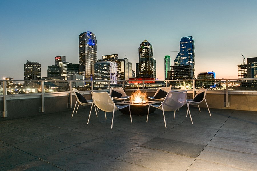 Uptown Dallas Apartments - Stella Apartments - Skyline Views