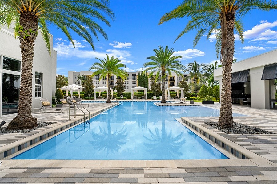 Saltwater Pool The District Boynton - Apartments near I-95 - saltwater pool