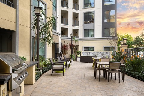 Joule La Floresta - courtyard - Brea, CA