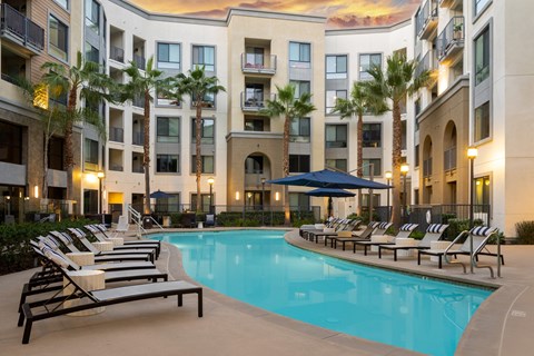 Joule La Floresta - Brea, CA - swimming pool