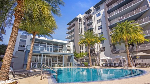 Blue Lagoon Apartments in Miami - LaVida - Pool