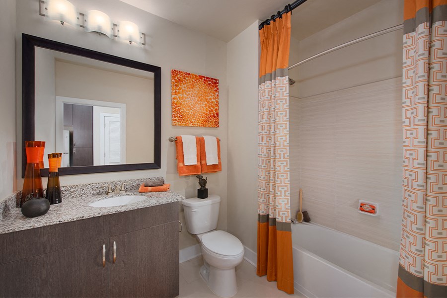 Mallory Square - Apartments near National Cancer Institute - modern bathrooms