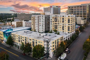 Downtown Bellevue Metro 112 - Bellevue, WA - exterior - Photo Gallery 6
