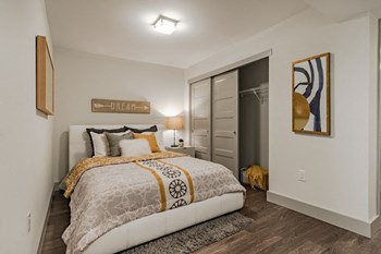 Metro 112 - Bellevue, WA - bedroom - Photo Gallery 8