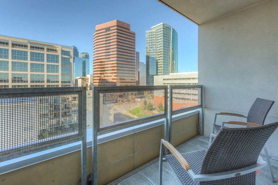 Metro 112 - Bellevue, WA - patio