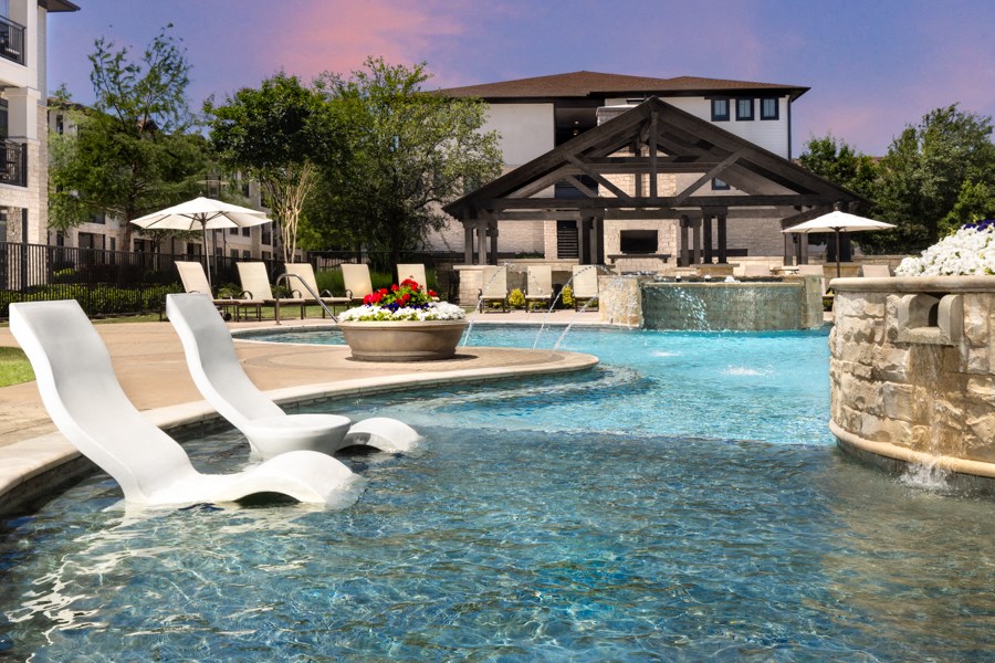 Stoneledge Apartments - Grapevine, TX - Pool