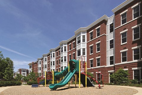 The Reserve At Tysons Corner outdoor playground - Apartments in Tysons Corner VA near Fannie Mae