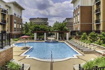Swimming pool The Reserve at Tysons Corner - Vienna, VA - swimming pool - Photo Gallery 2