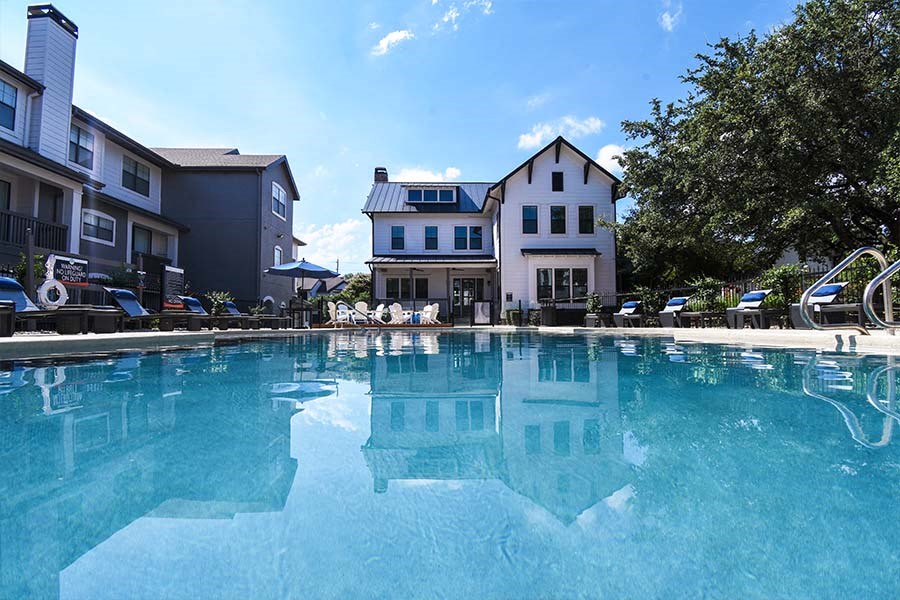 NoA on McNeil Townhomes + Flats - Austin, TX - pool