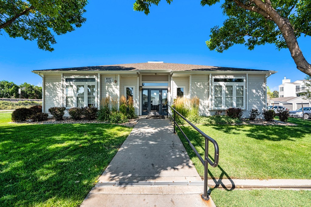 The Hamptons leasing office