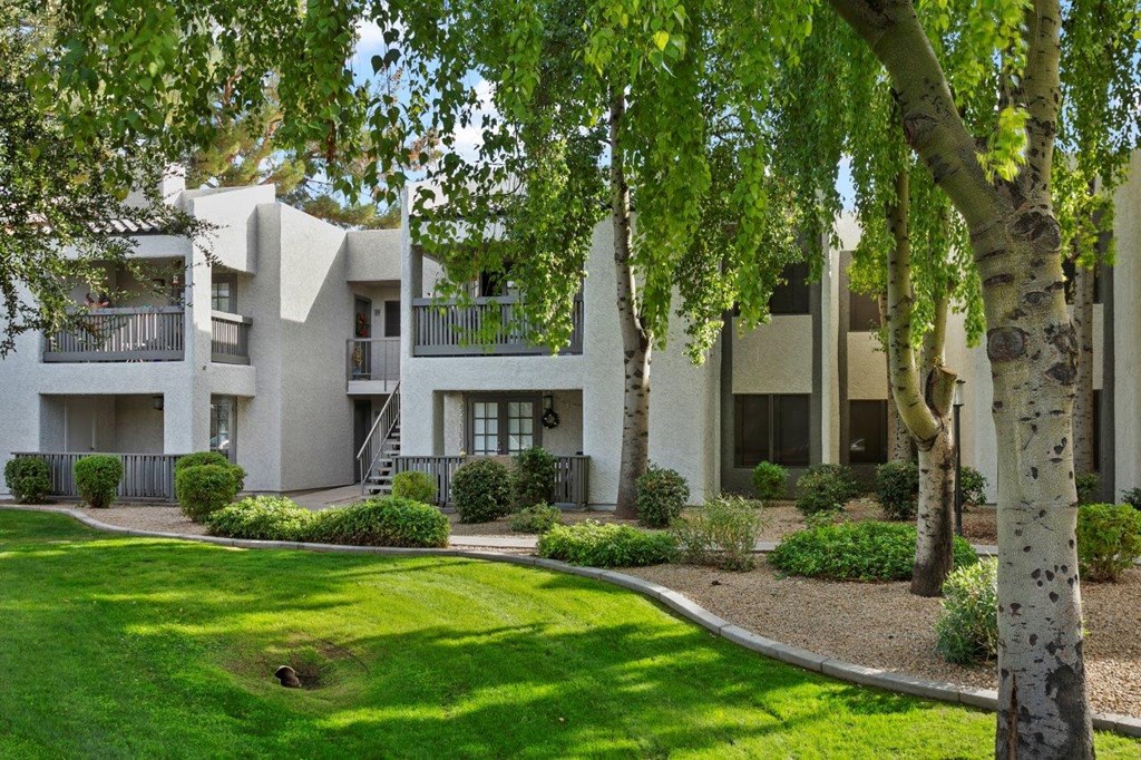 Del Sol Apartments Exterior