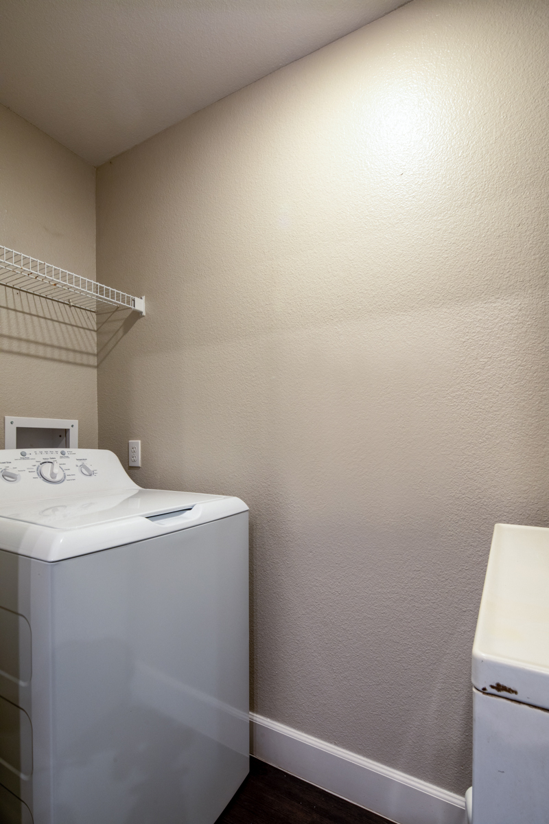 Avila at RSM Laundry