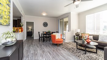 living room - Photo Gallery 4