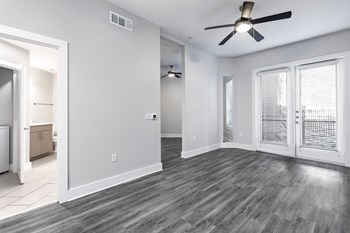 Renovated living room - Photo Gallery 5