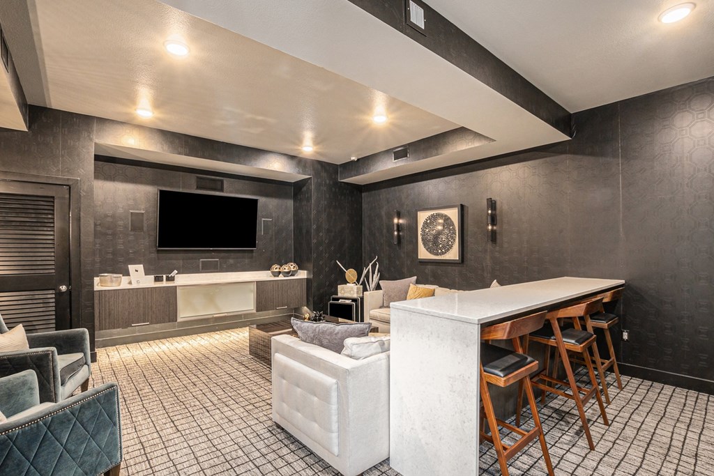 the resident club house at the vue at creve coeur apartments