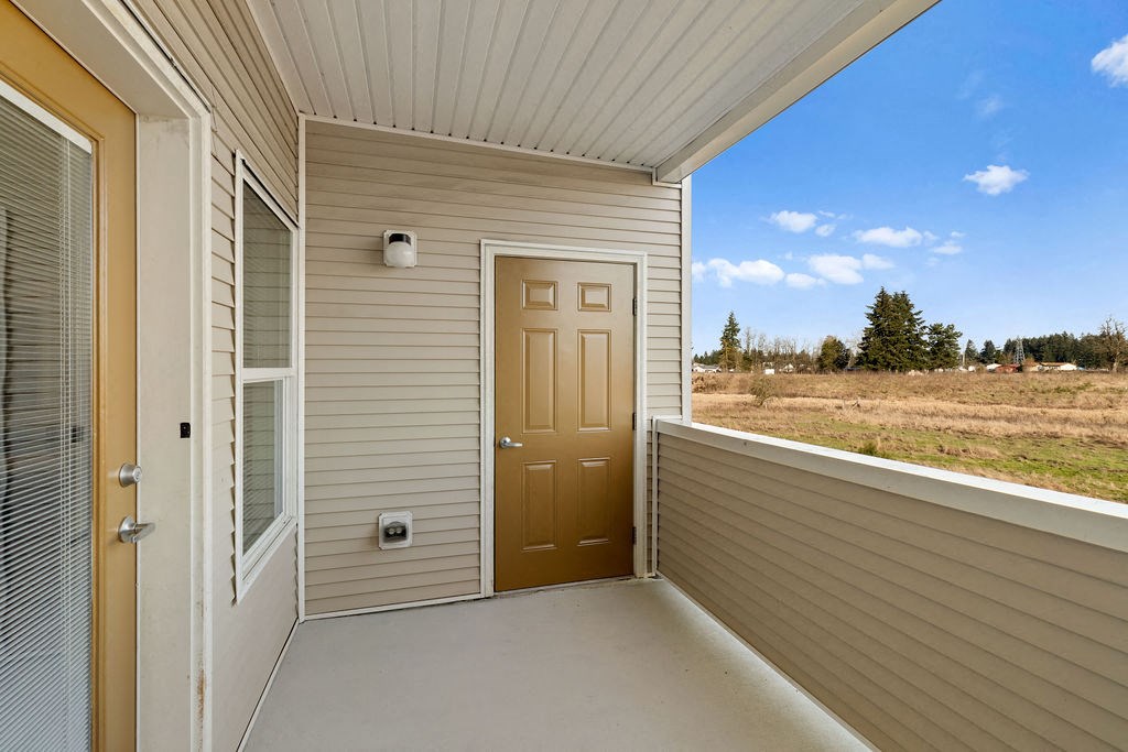 Balconies With Mountain Views at Tustin Apartment Homes, Yelm, WA