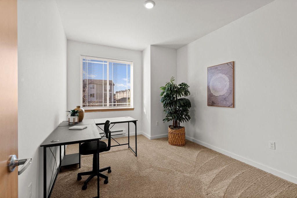 Working space at Tustin Apartment Homes, Washington , 98597