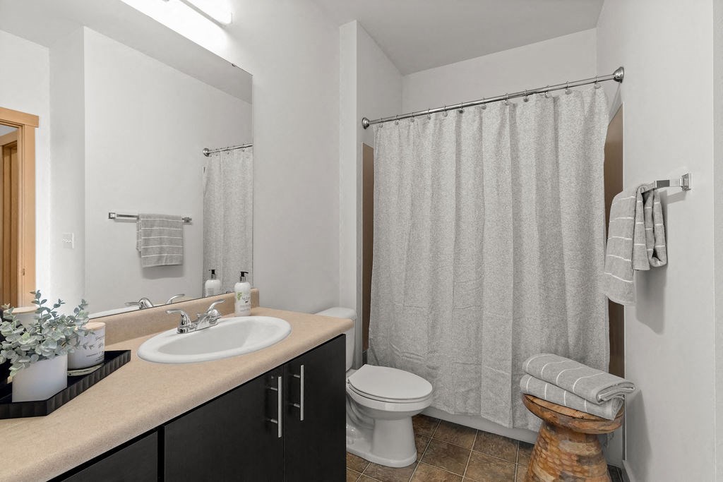 Bathroom With Bathtub at Tustin Apartment Homes, Washington , 98597