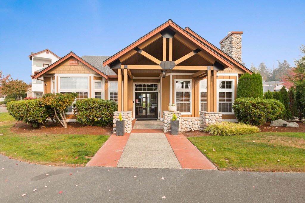 Property Entrance at Sundance Apartment Homes, Milton