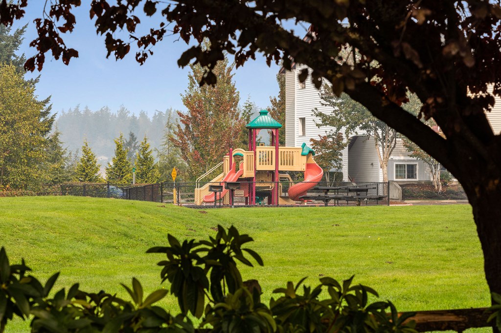 Green Outdoor at Sundance Apartment Homes, Milton, 98354