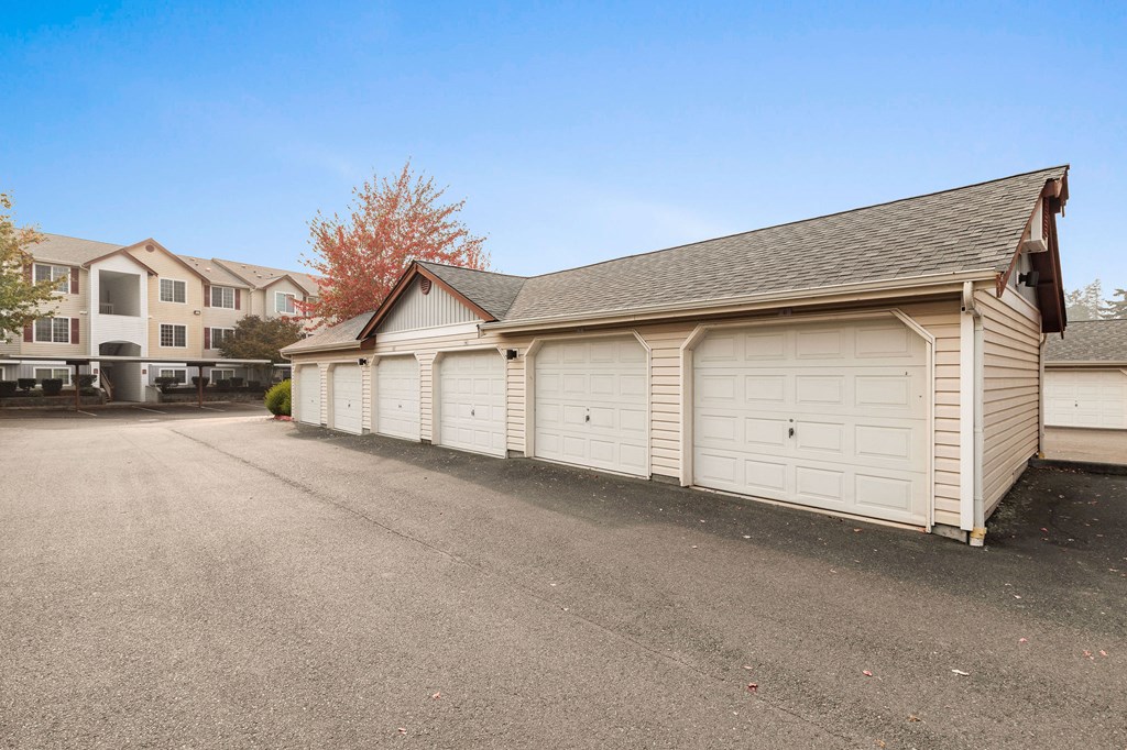 Garages Available at Sundance Apartment Homes, Milton, WA, 98354