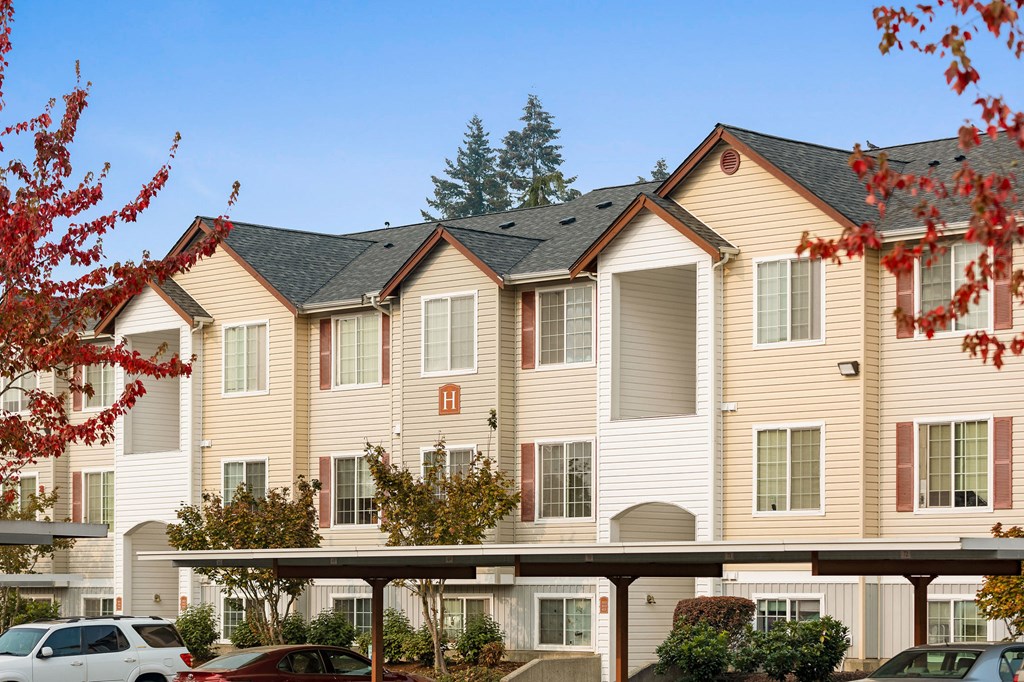 Building Exterior at Sundance Apartment Homes, Washington, 98354