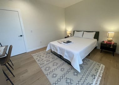 811 N. Harvard Blvd. 1 Bed Apartment for Rent - Photo Gallery 1