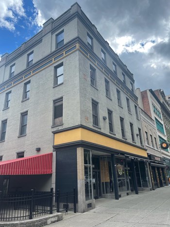 Pearl Street Front