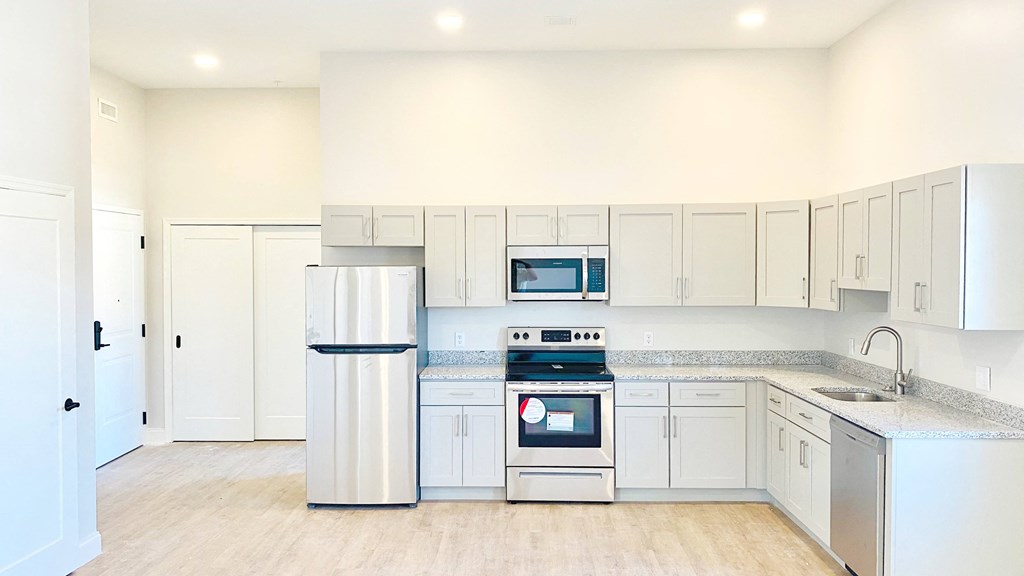 State and Clinton 2-Bedroom Apartment