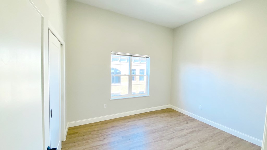 State and Clinton 2-Bedroom Apartment