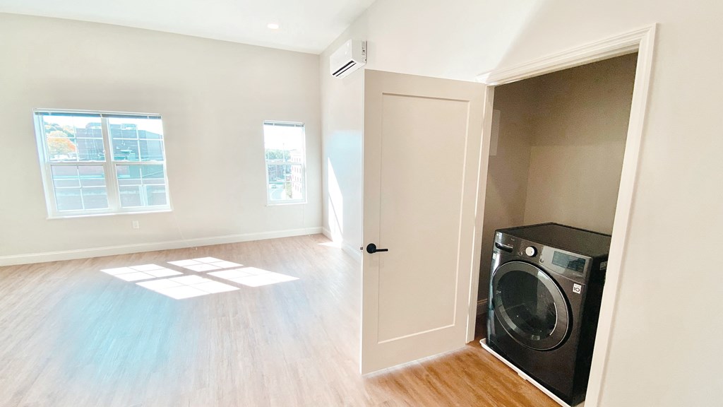 State and Clinton 2-Bedroom Apartment