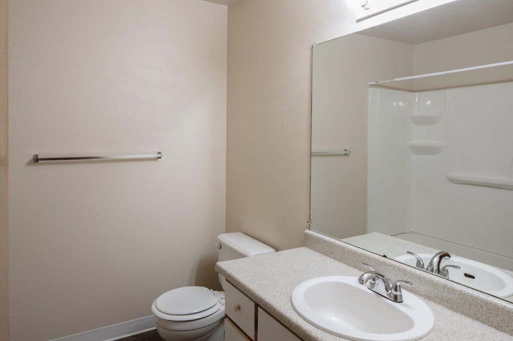 Aspire Columbia Ridge Apartments Bathroom