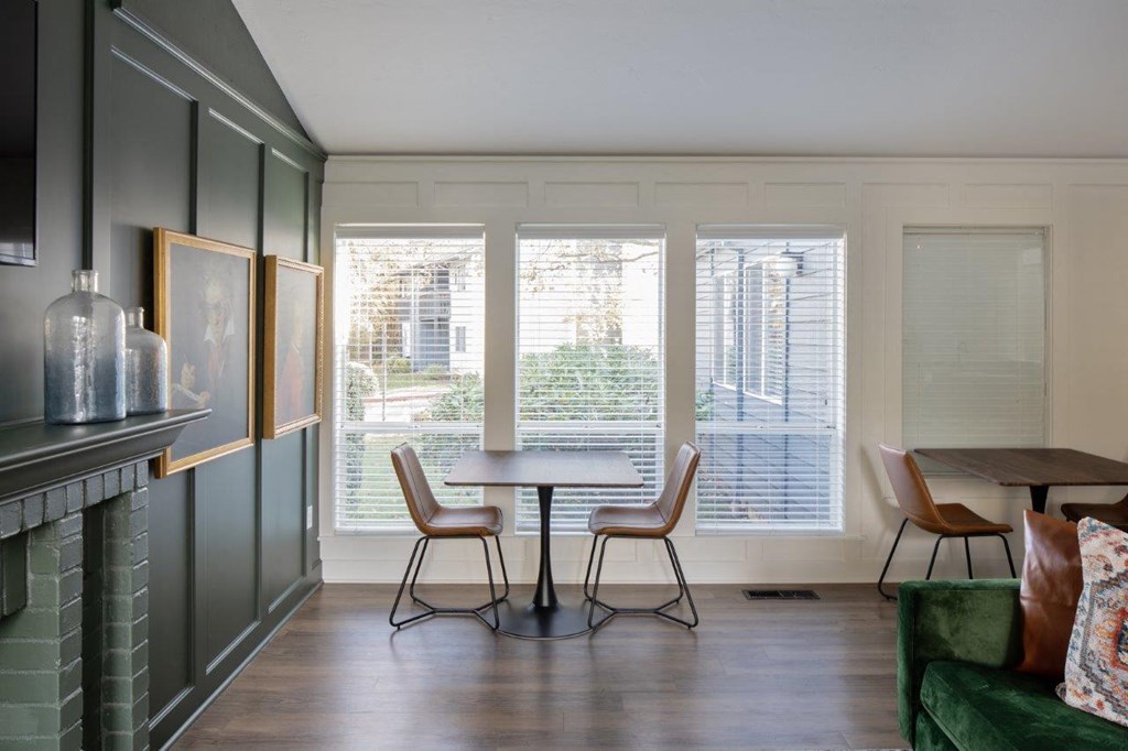 Aspire Columbia Ridge Apartments Clubhouse Seating and Window