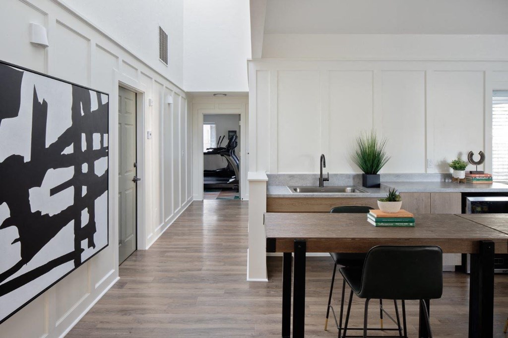 Aspire Columbia Ridge Apartments Clubhouse Kitchen and Seating