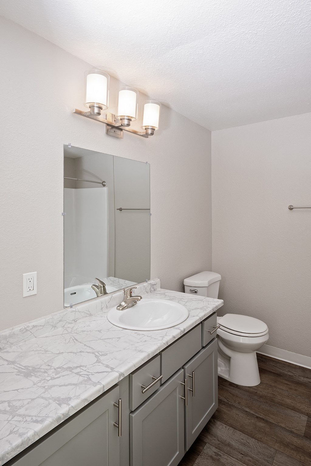 Aspire Oregon City Apartments Vacant Bathroom