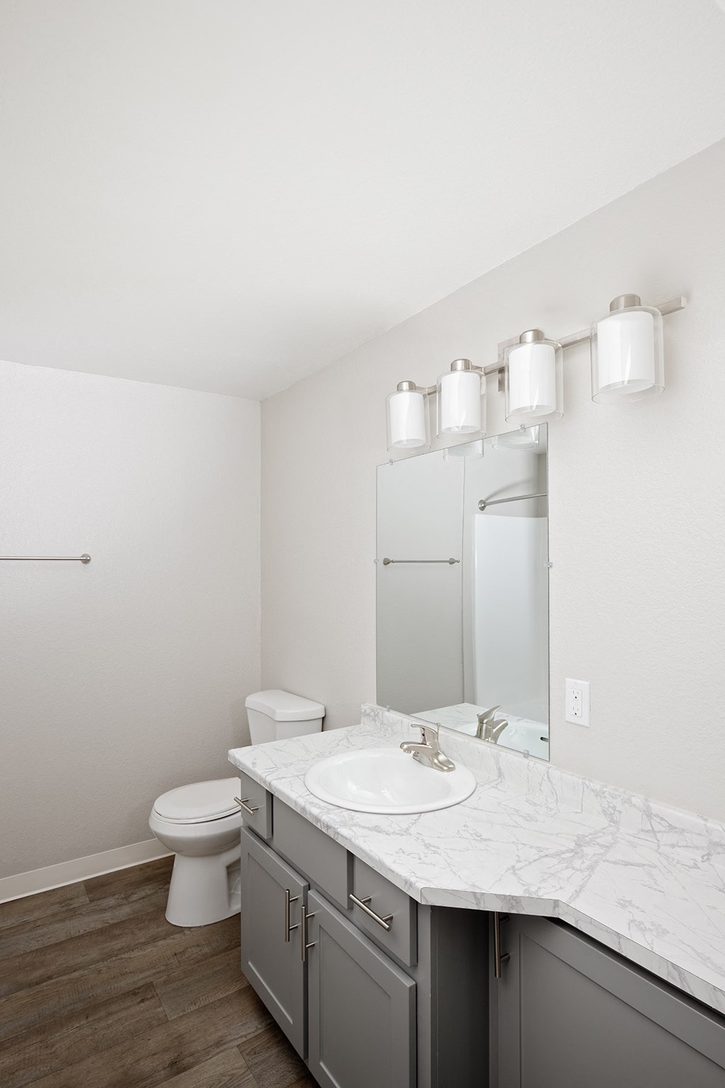 Aspire Oregon City Apartments Vacant Bathroom