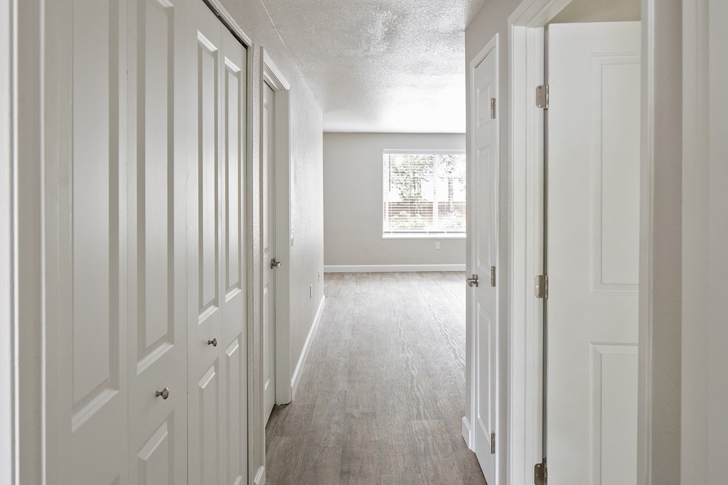 Aspire Oregon City Apartments Vacant Hallway