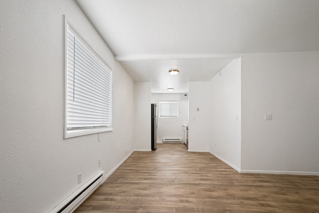 the preserve at ballantyne commons apartment living room and hallway